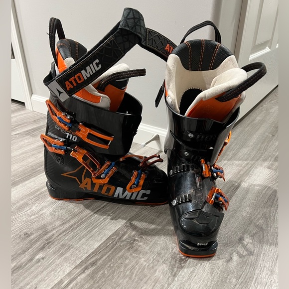 Women’s ski boots size 7.5 - Picture 1 of 4